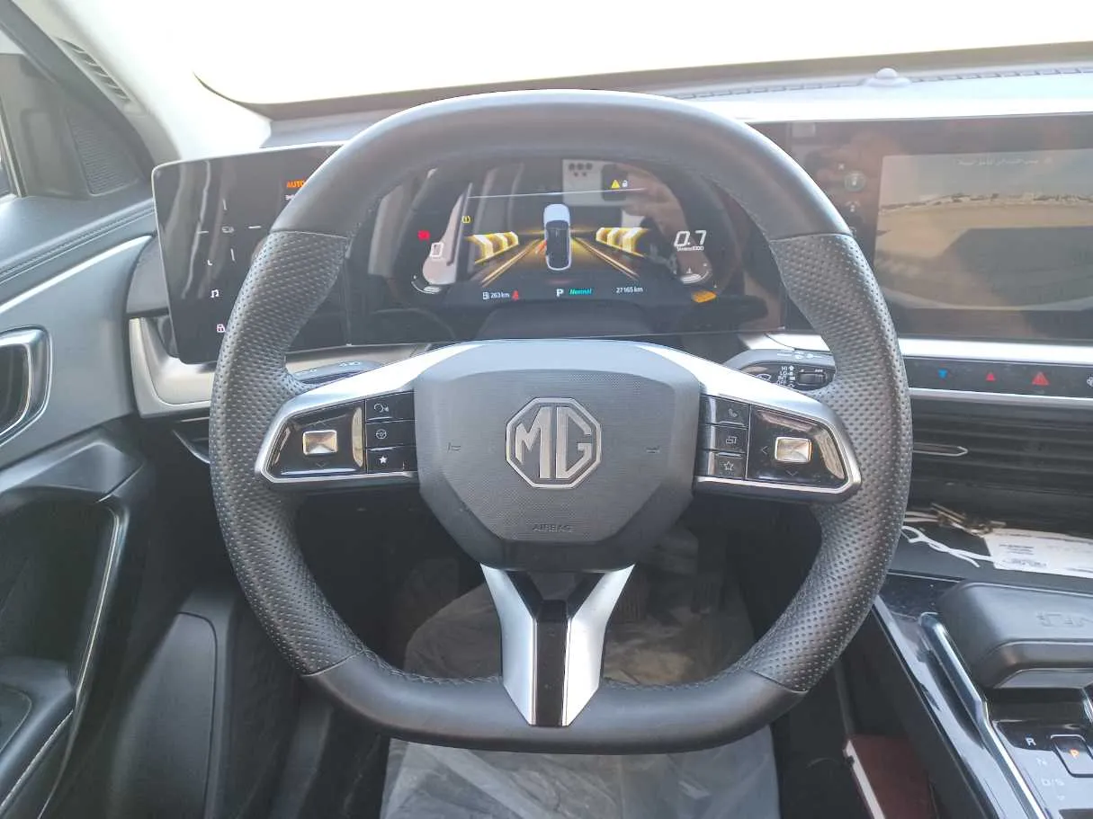 Car image 16