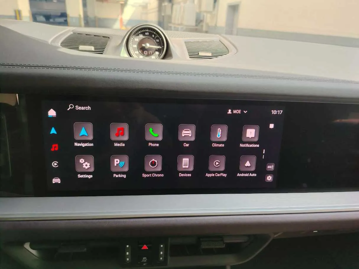 Car image 26