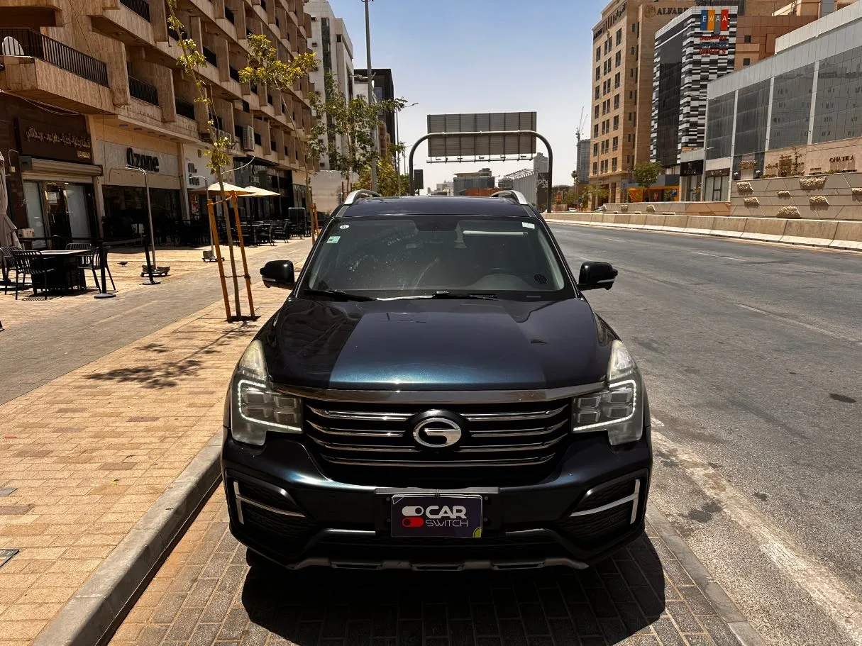 Car image 2