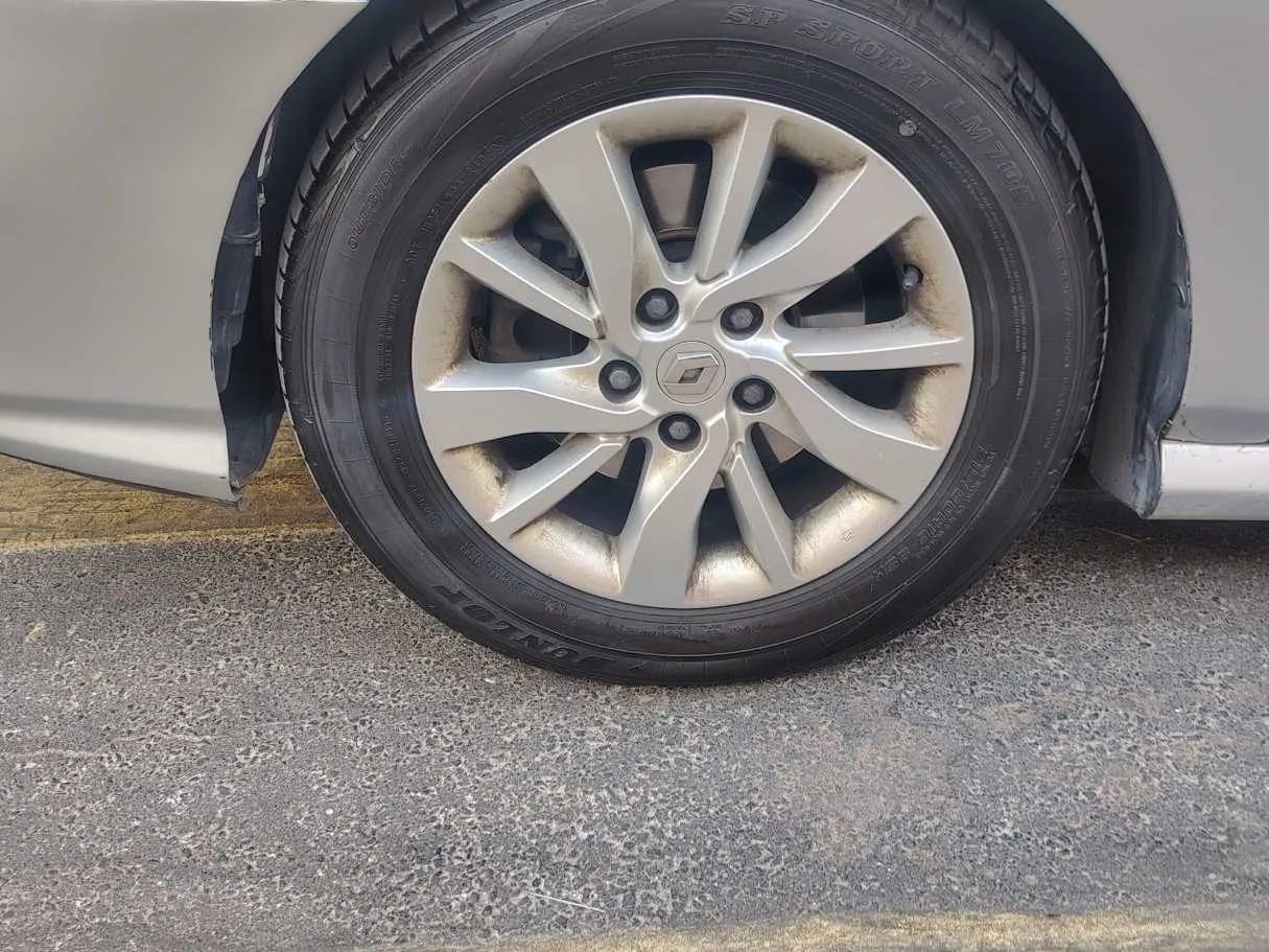 Car image 10