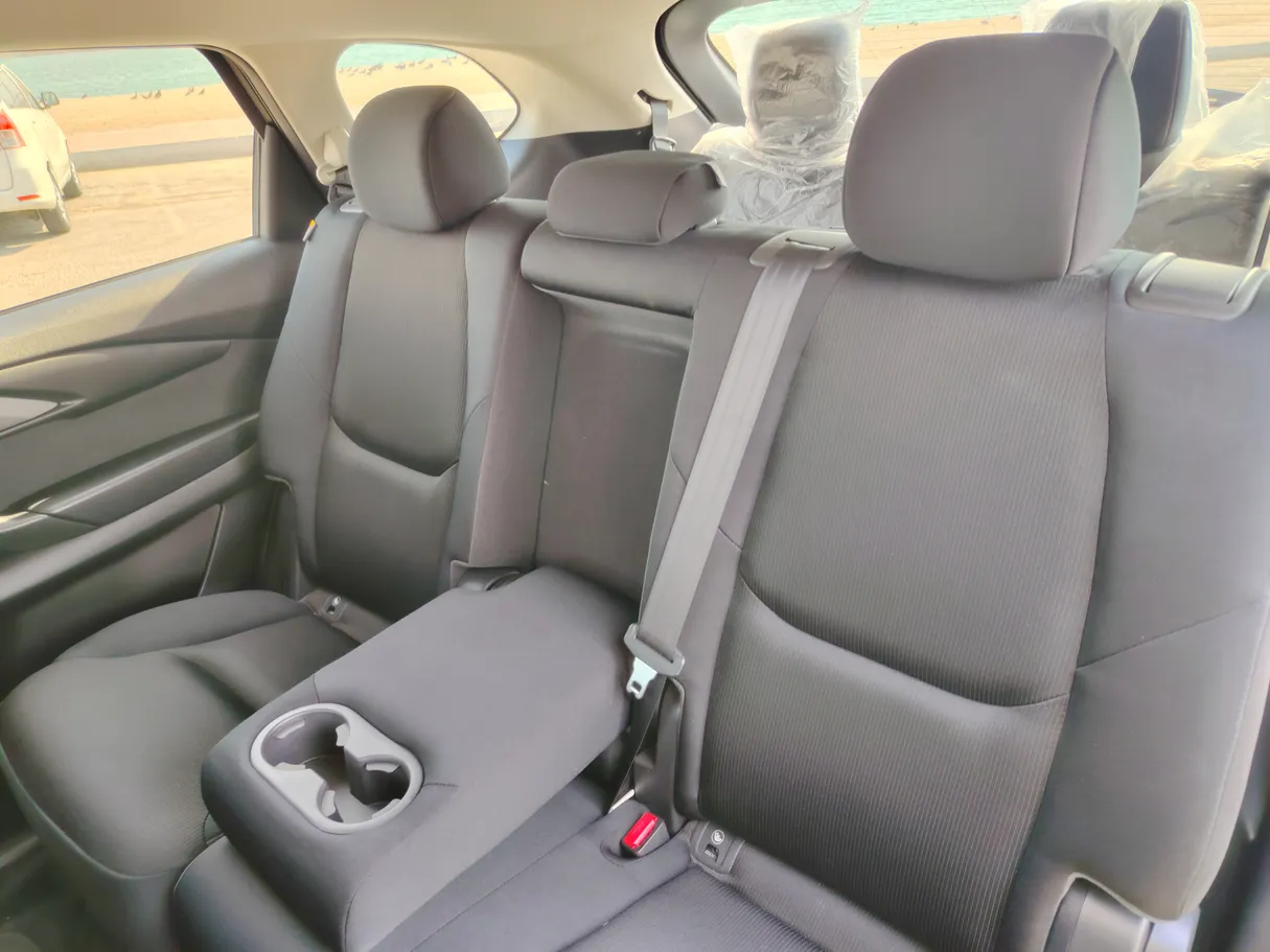Car image 17