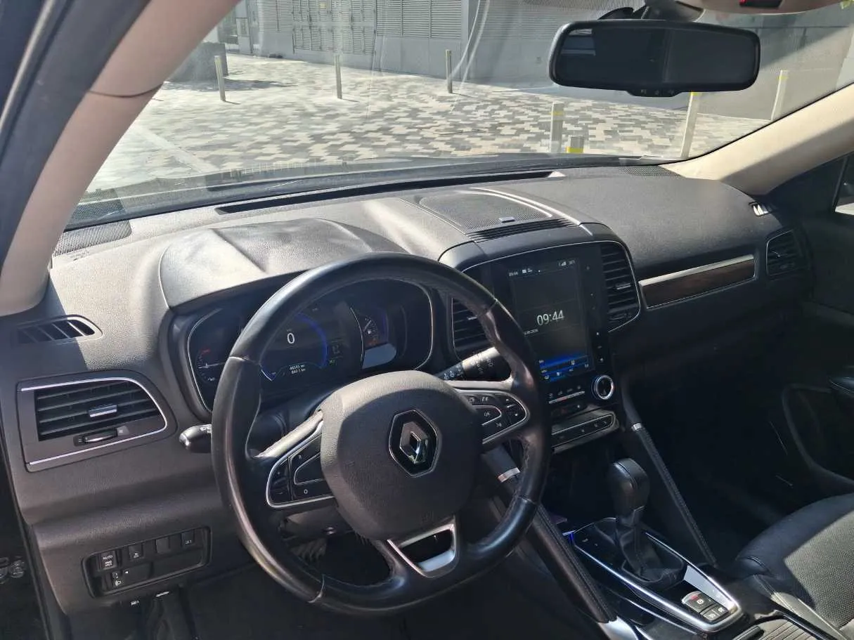 Car image 11