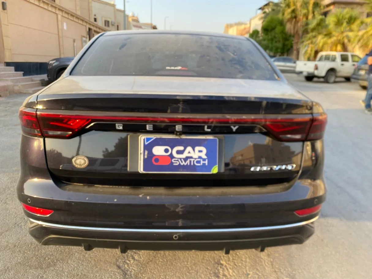 Car image 6