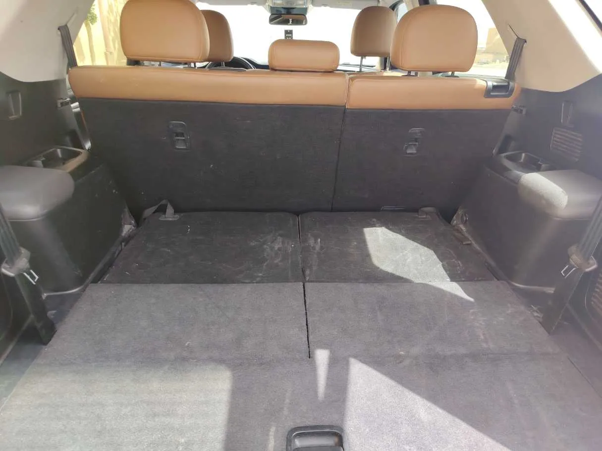 Car image 26