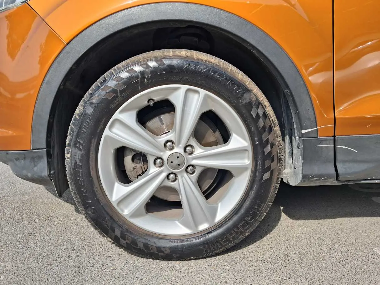Car image 8