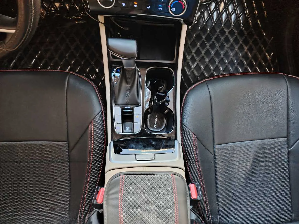 Car image 20