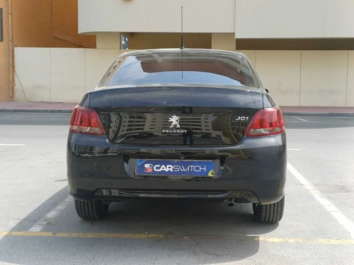 Car image 6