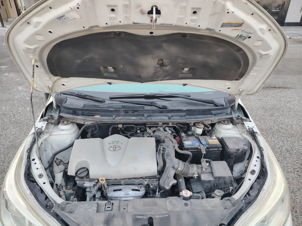 Car image 25