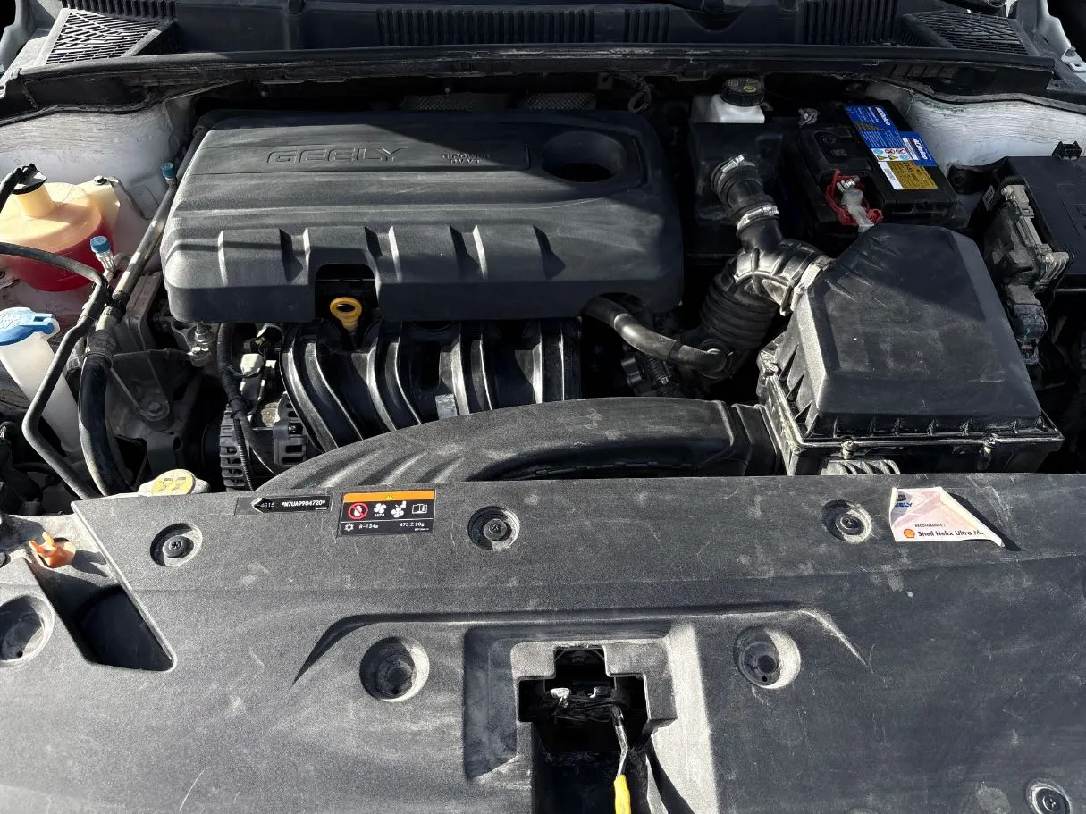 Car image 25
