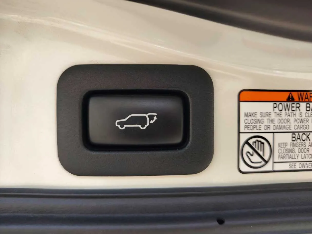 Car image 37