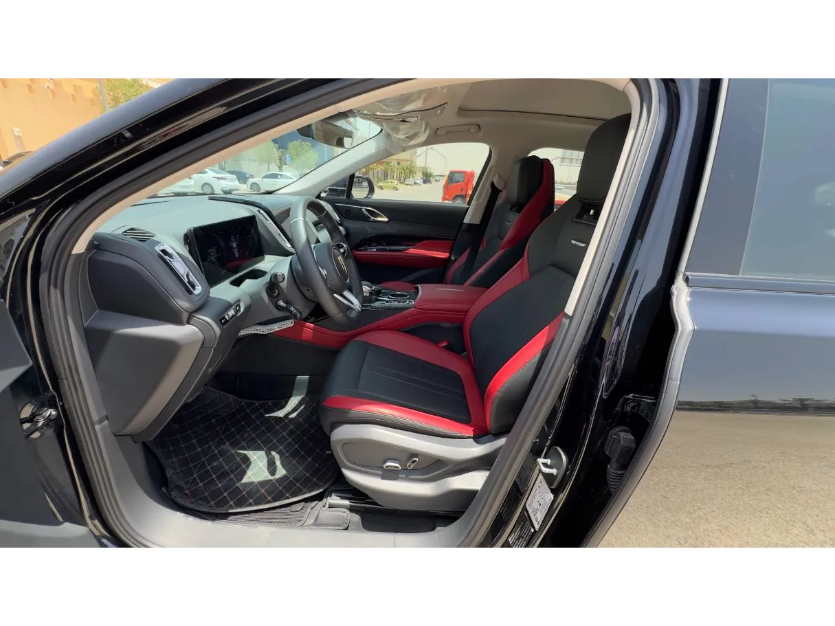 Car image 11