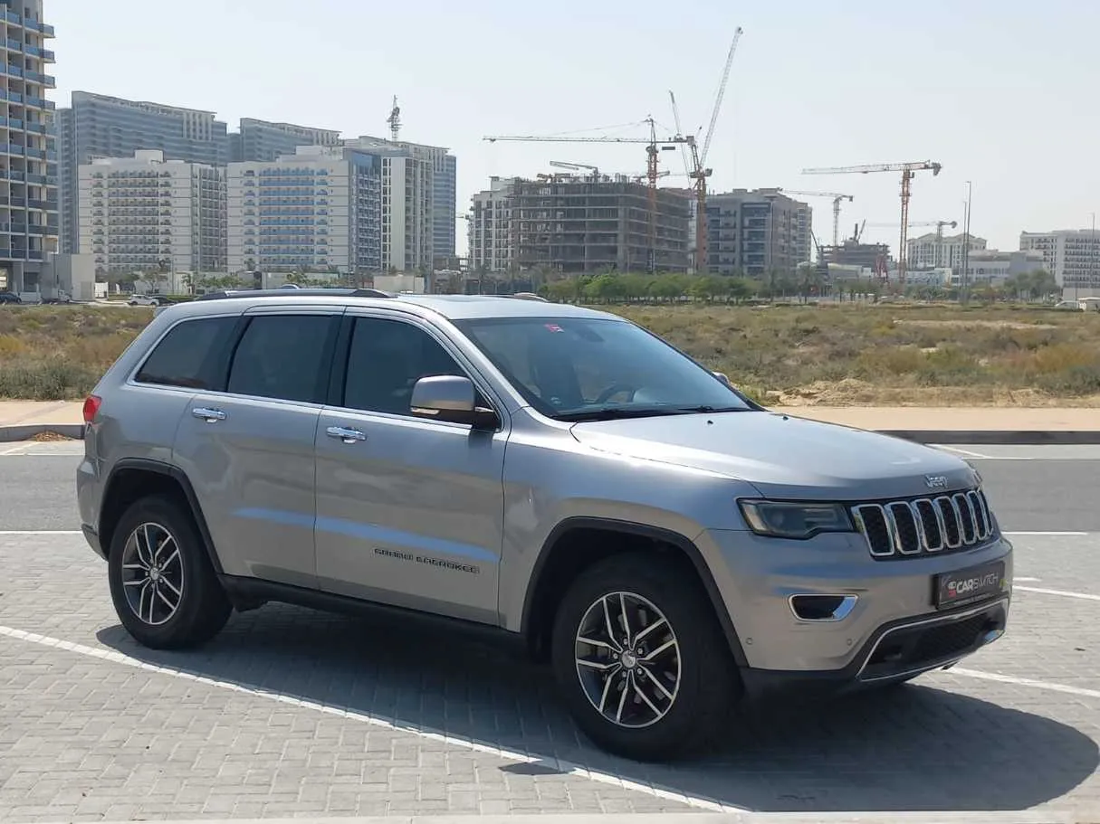 Car image 3