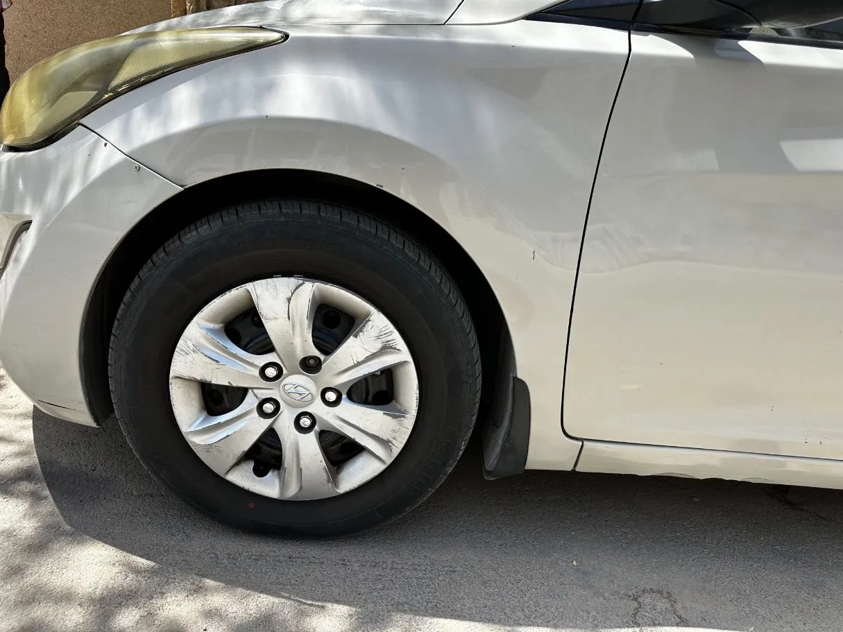Car image 9