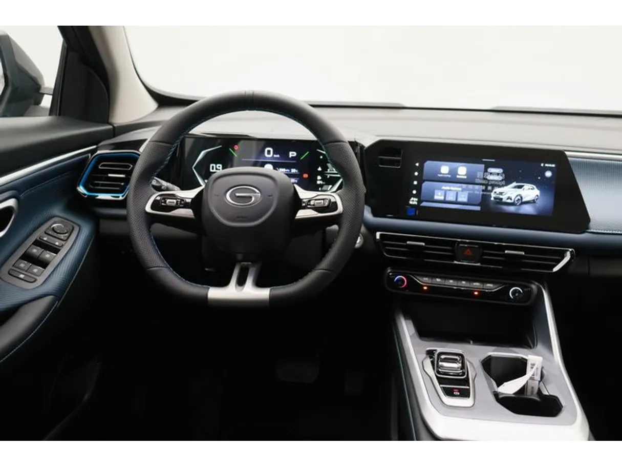 Car image 15
