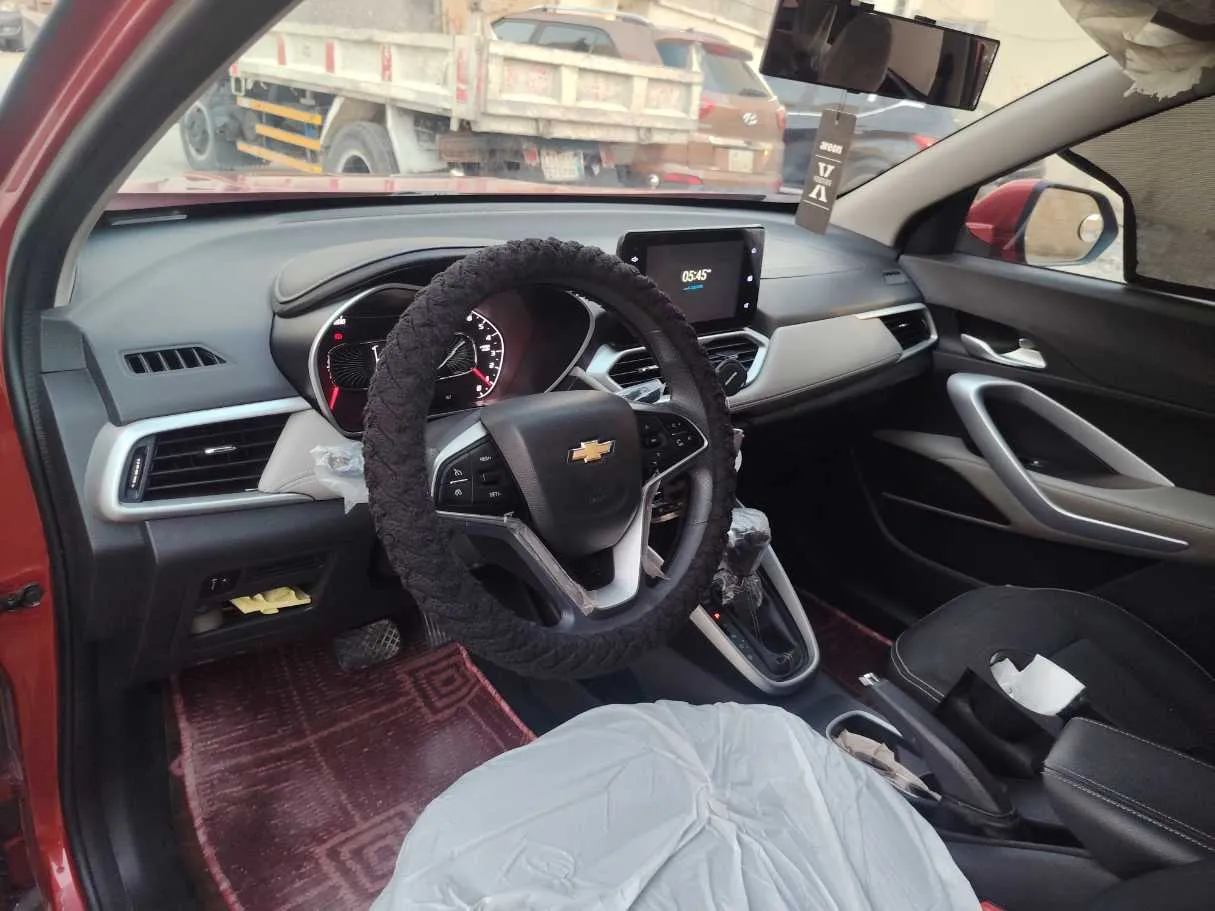 Car image 12