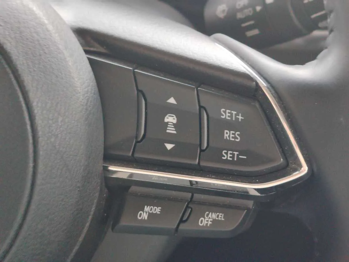 Car image 30