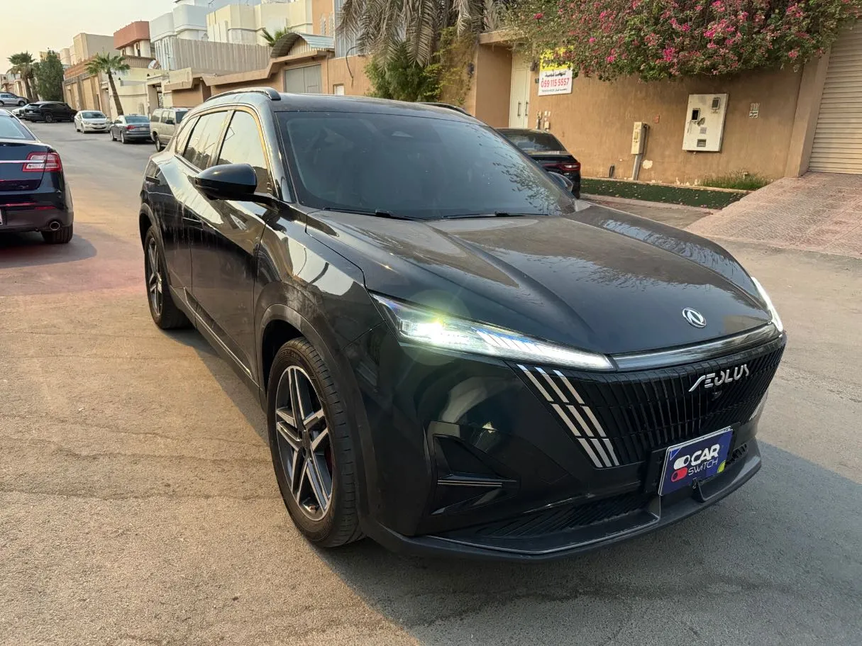 Car image 3