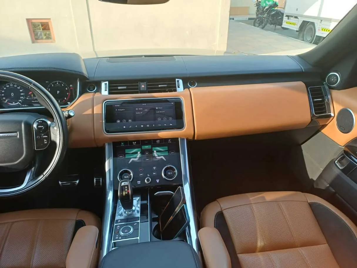 Car image 16