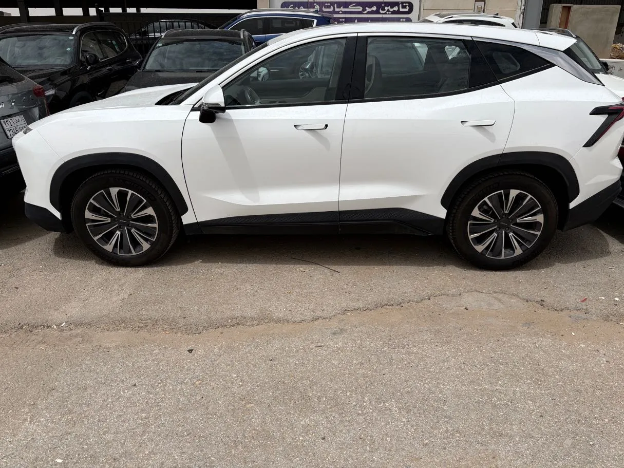 Car image 5