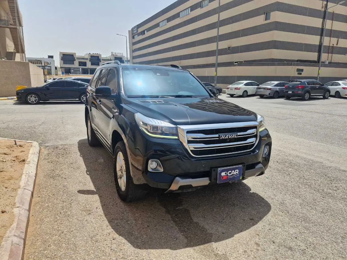 Car image 3