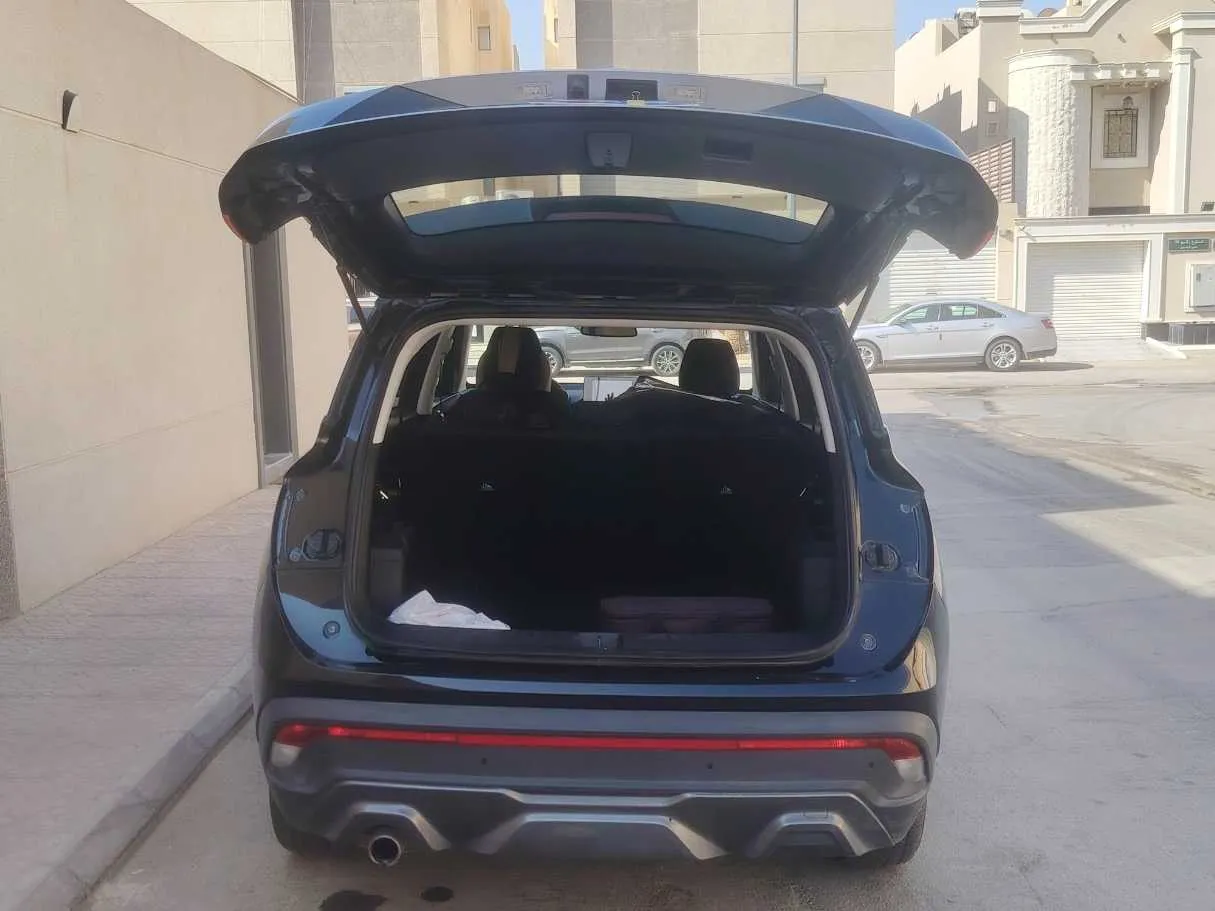 Car image 21