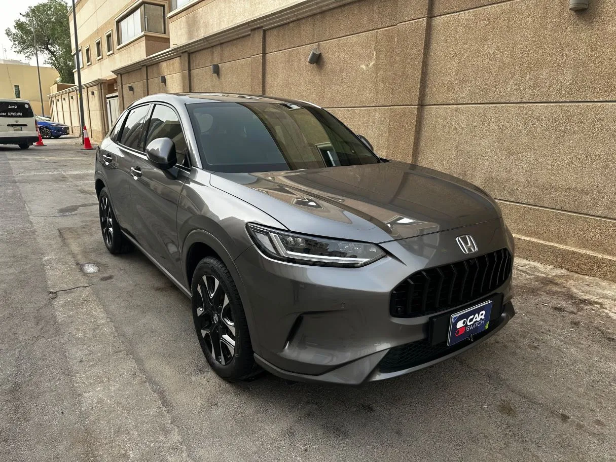 Car image 3