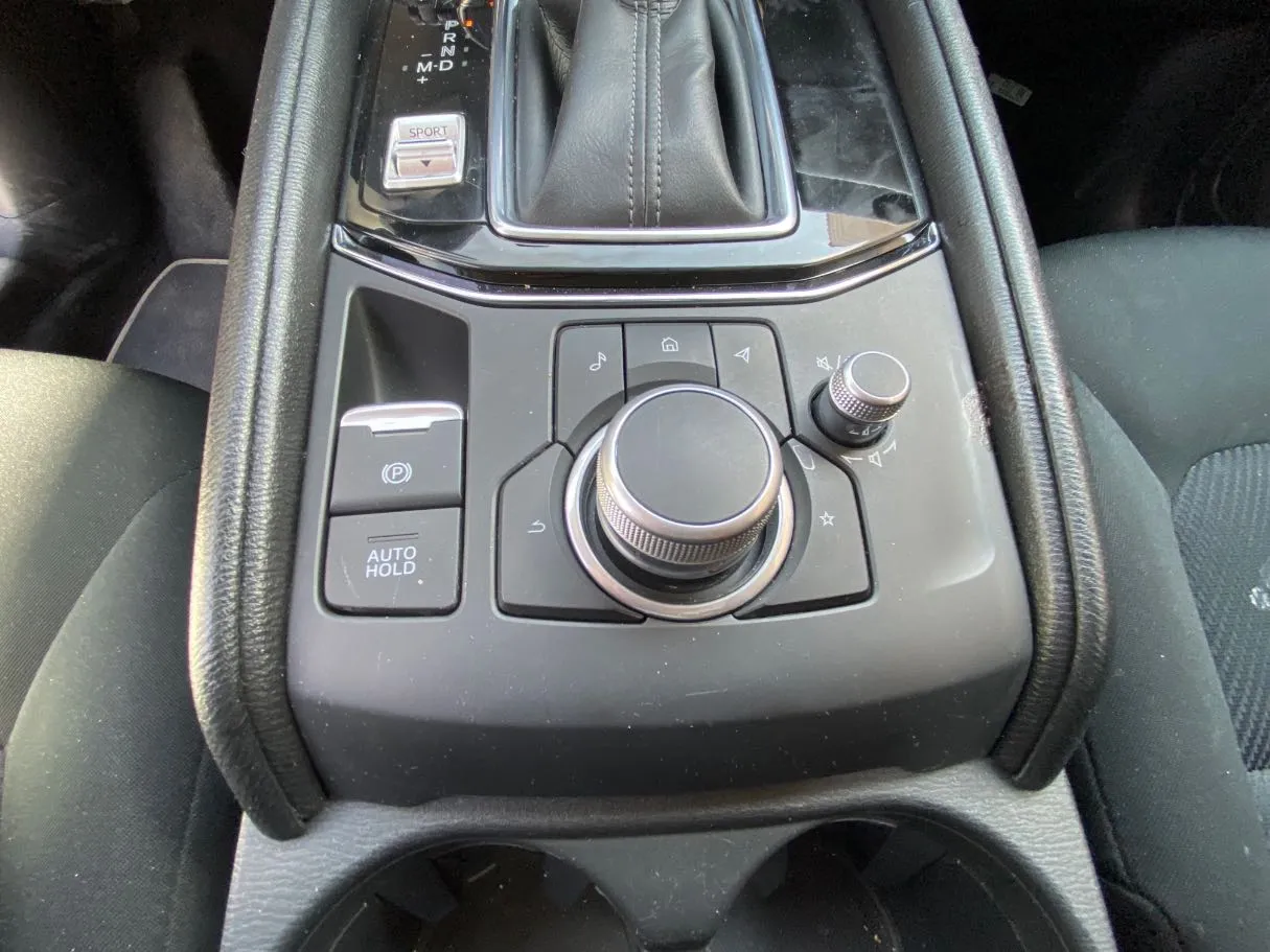 Car image 15