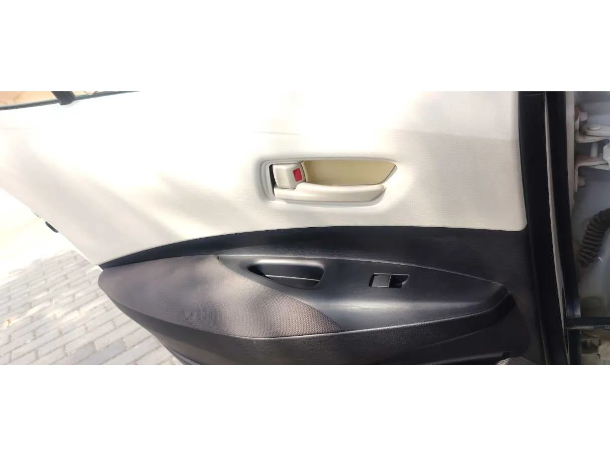 Car image 27