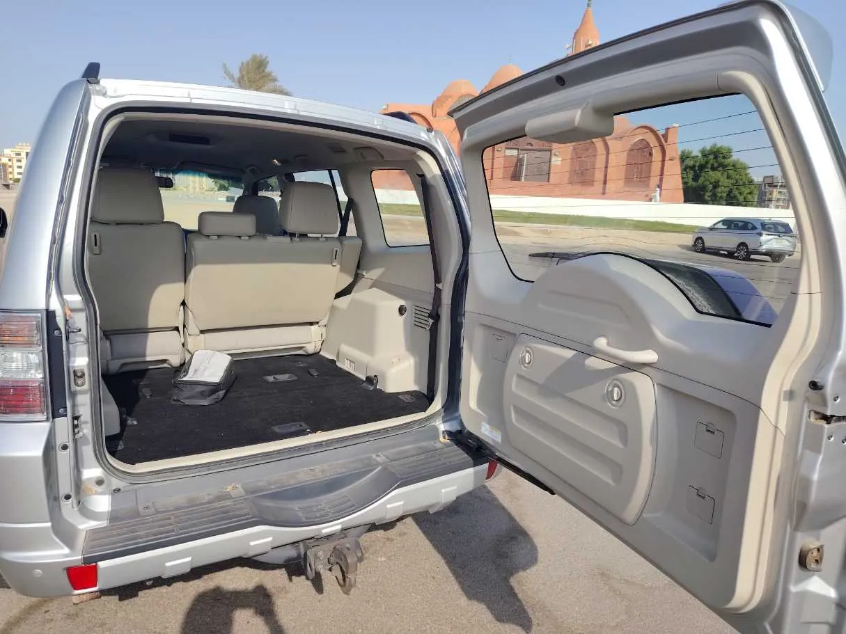 Car image 23