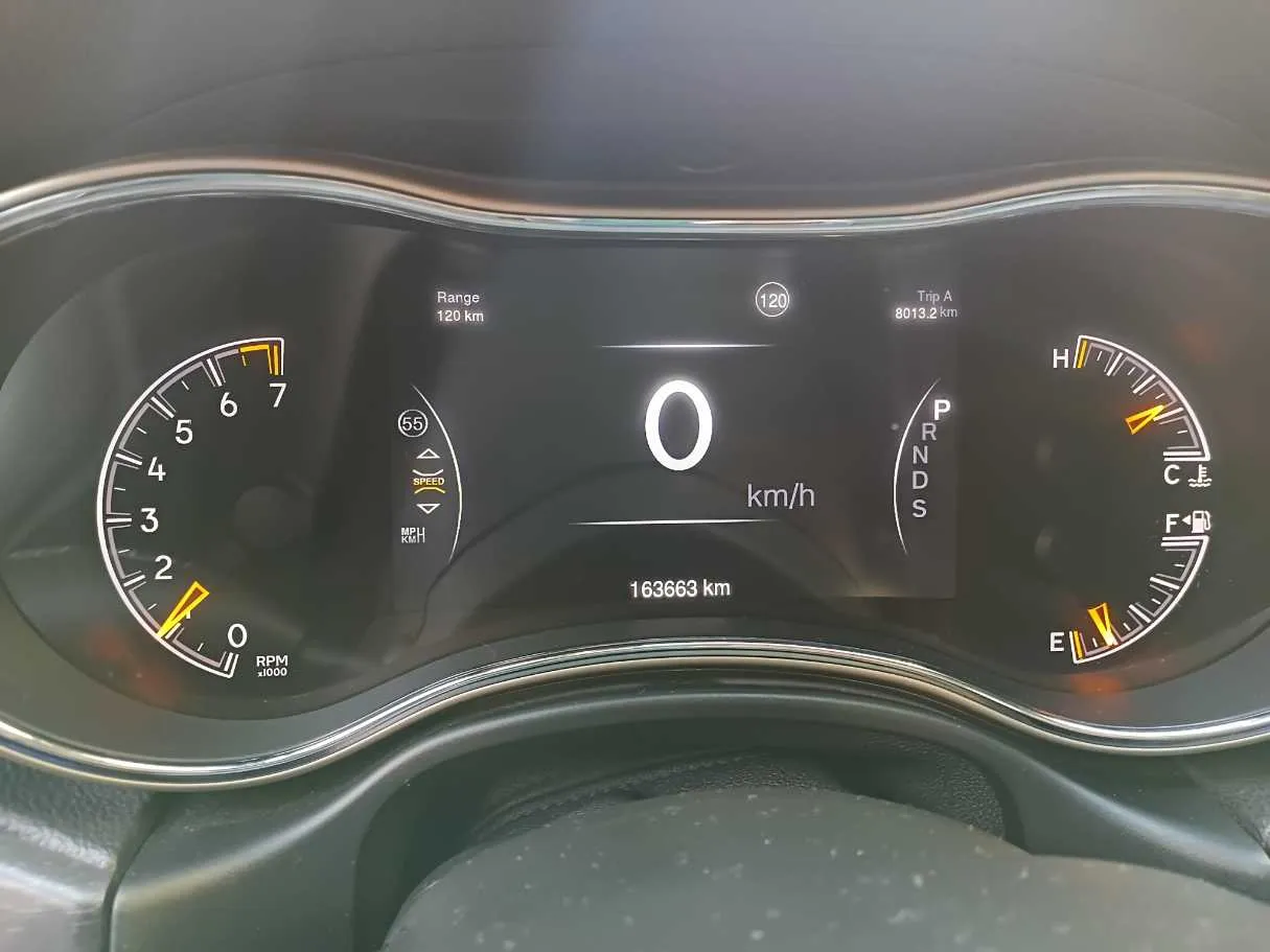 Car image 18