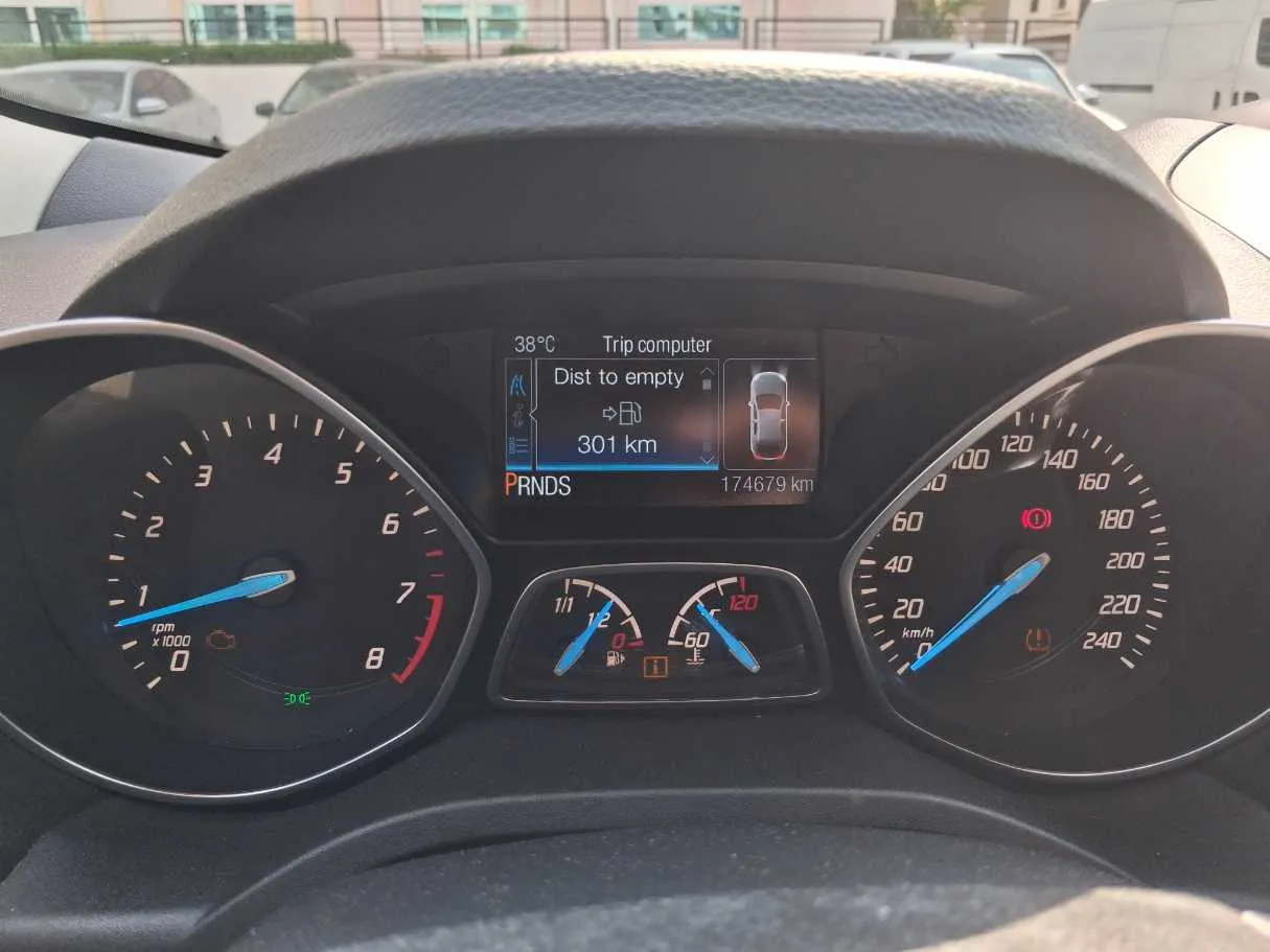 Car image 20