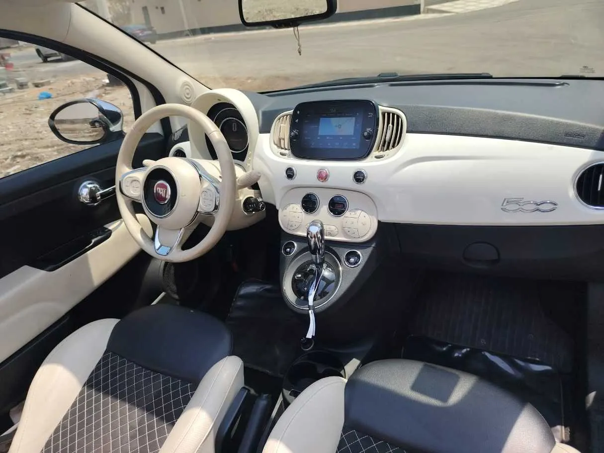 Car image 15