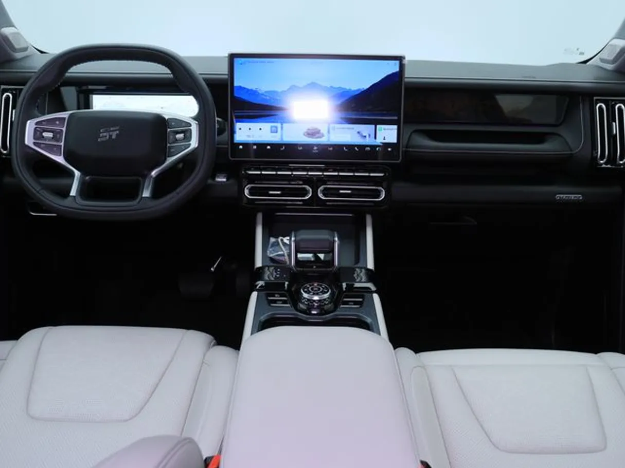 Car image 14