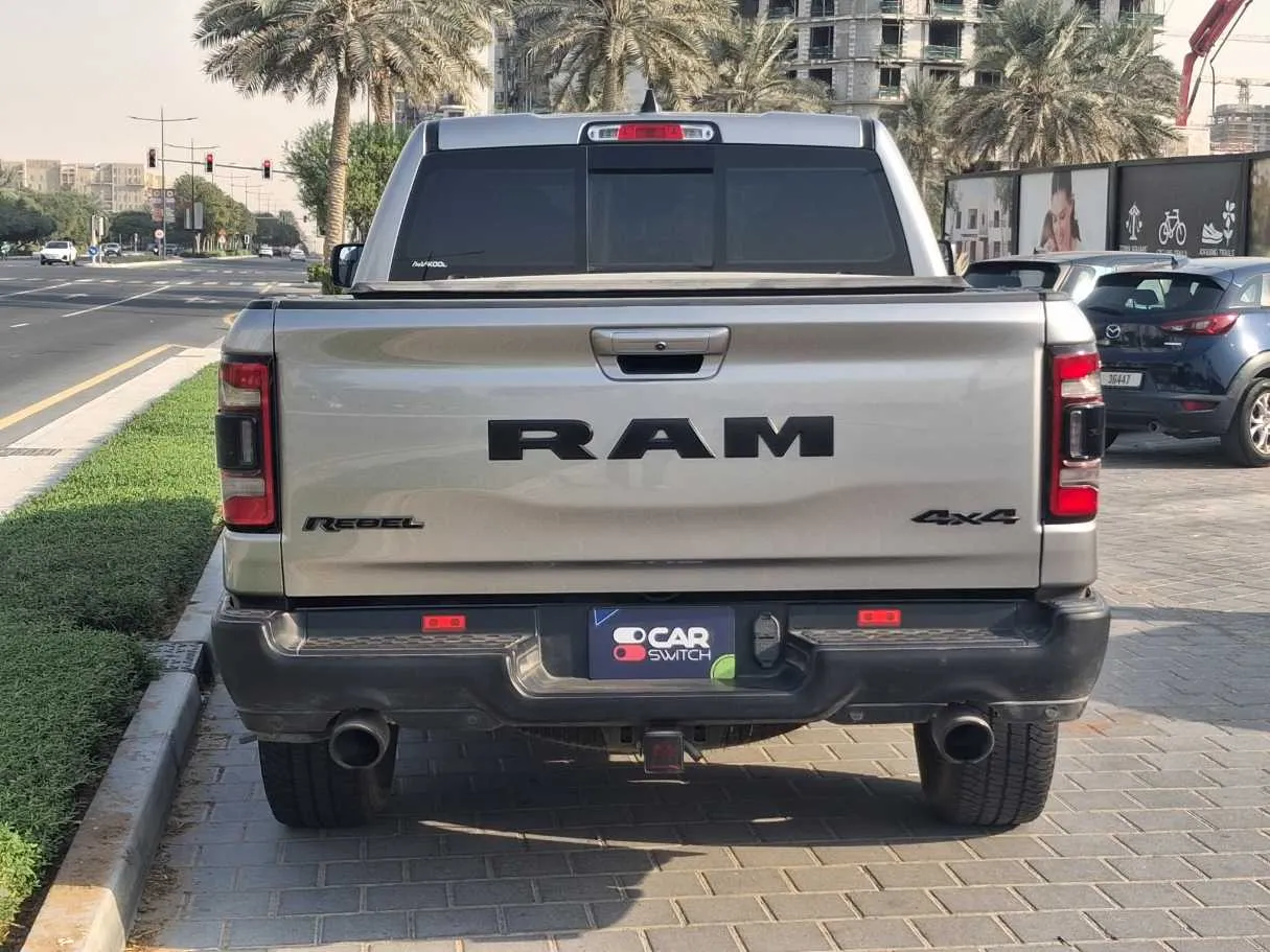 Car image 6