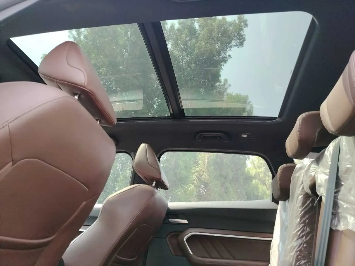 Car image 20