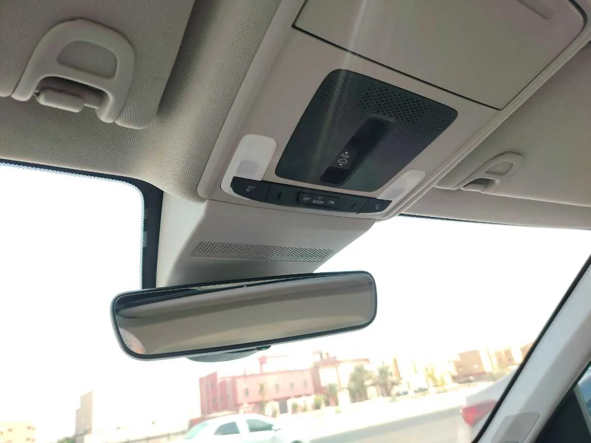 Car image 33