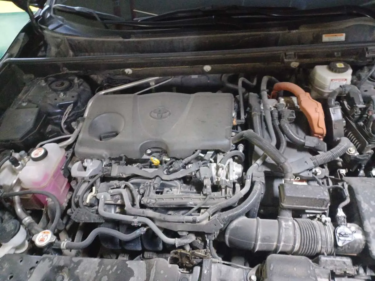 Car image 24