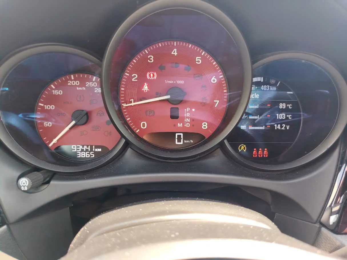Car image 24