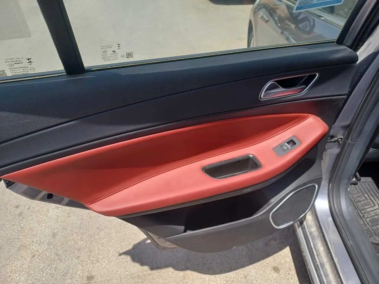 Car image 13
