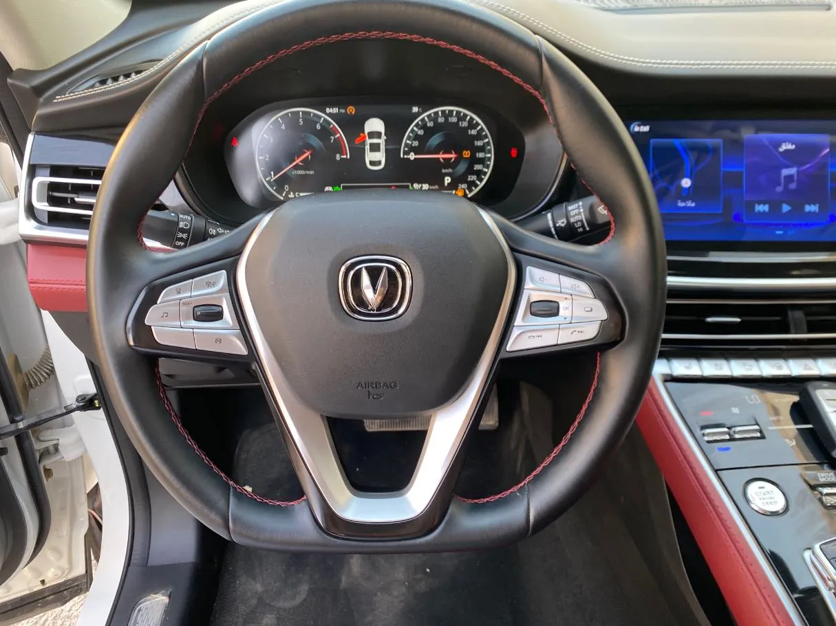 Car image 19