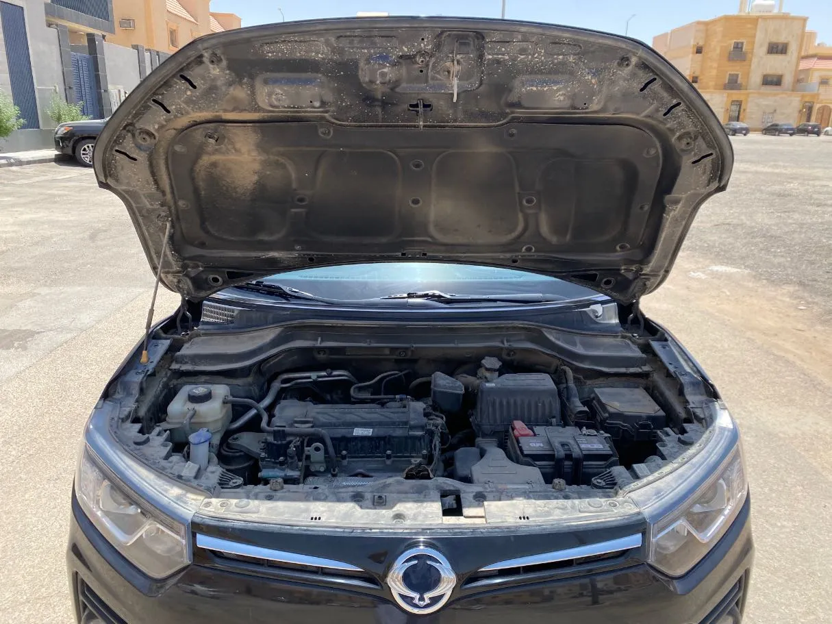 Car image 24