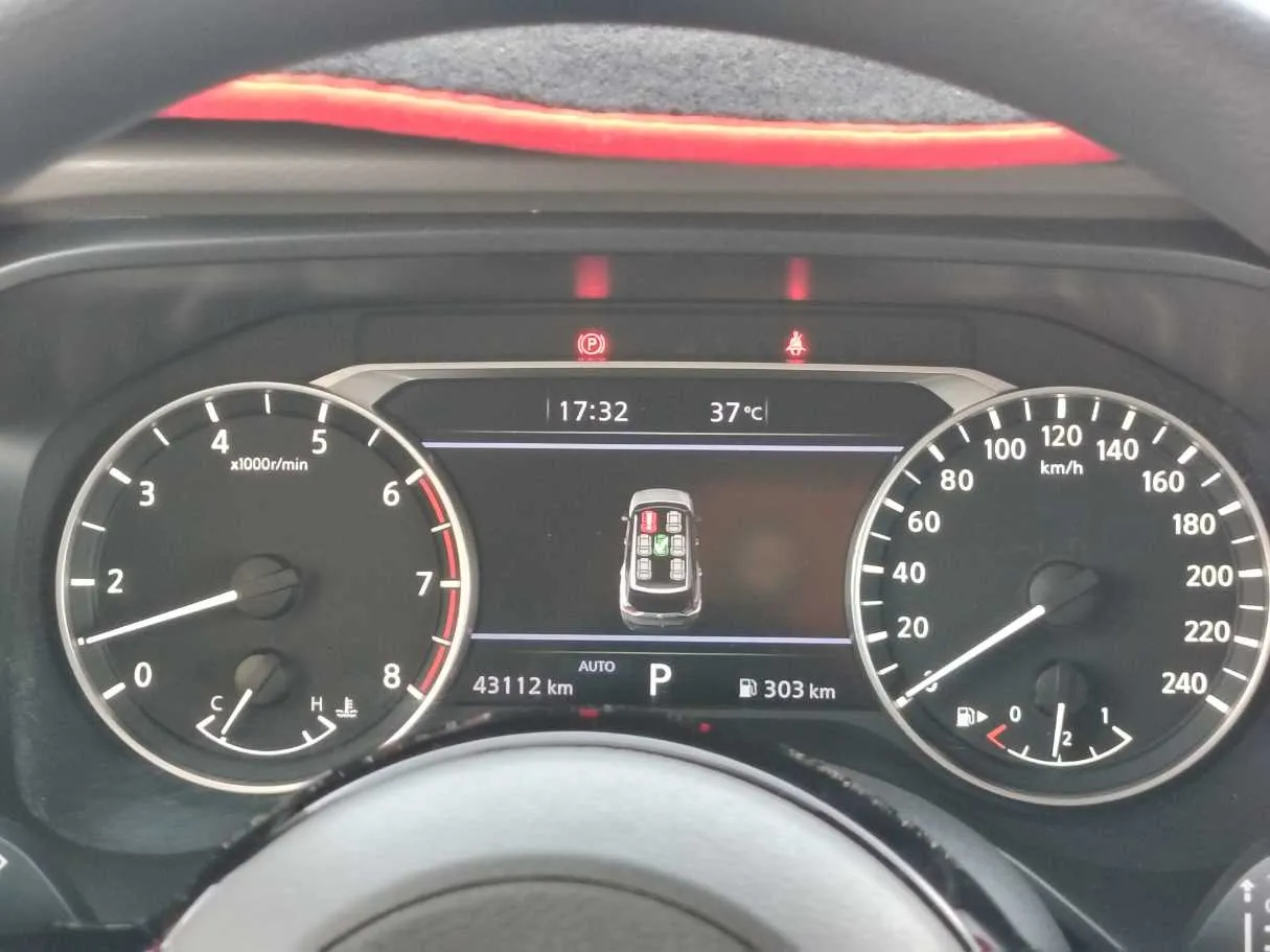 Car image 21