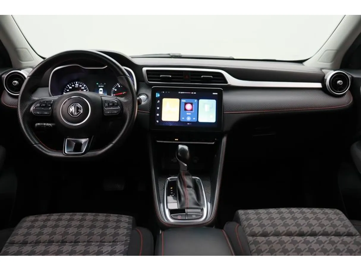 Car image 14