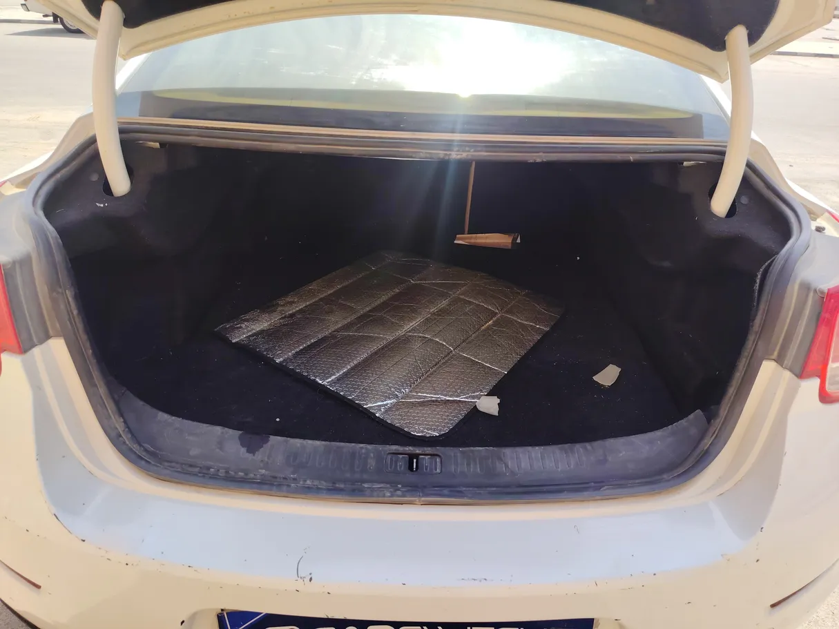 Car image 26