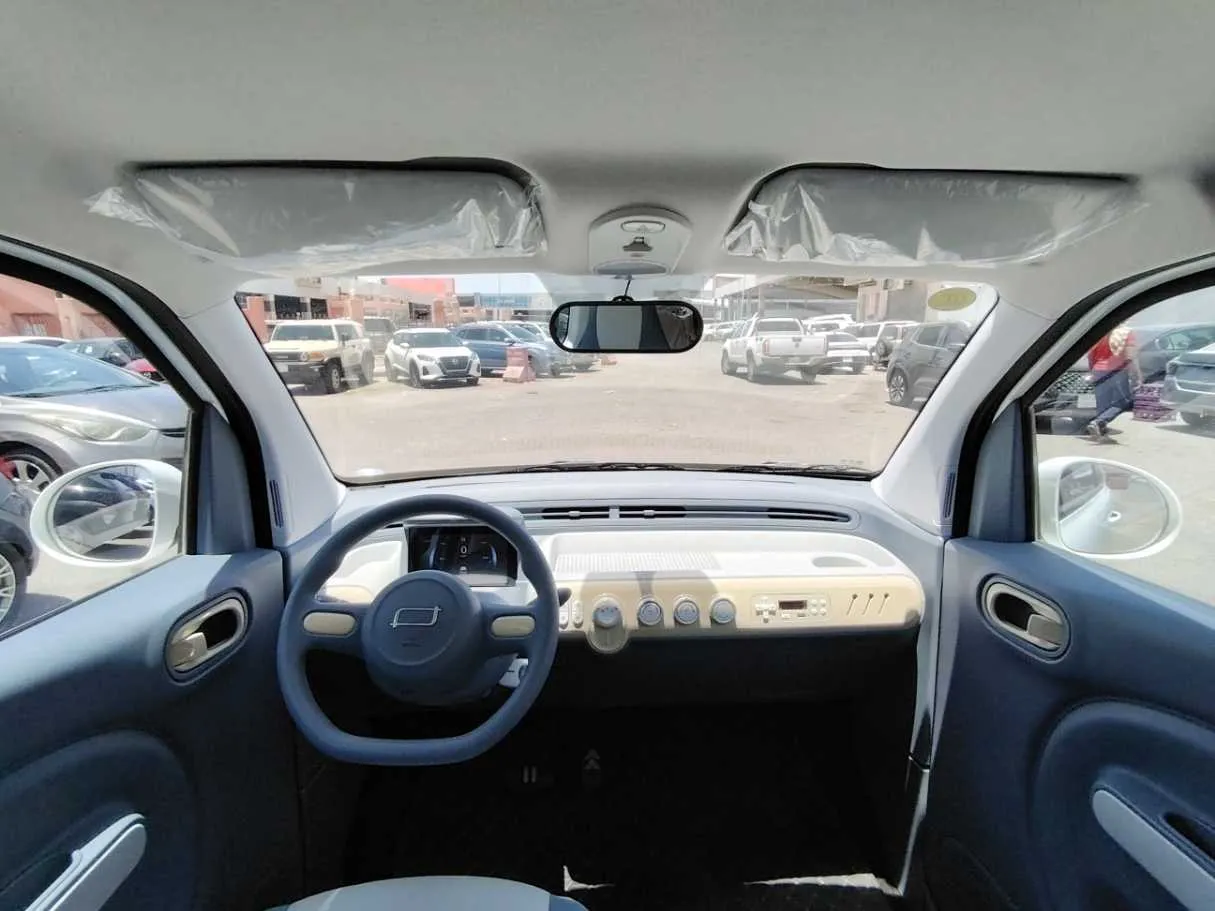 Car image 14