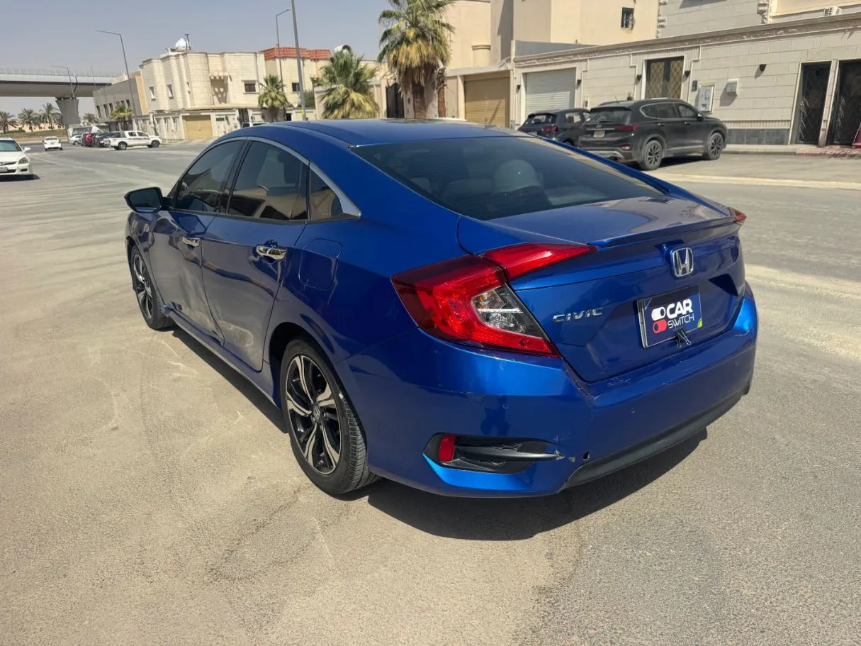 Car image 7