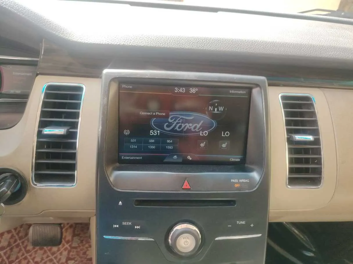Car image 24