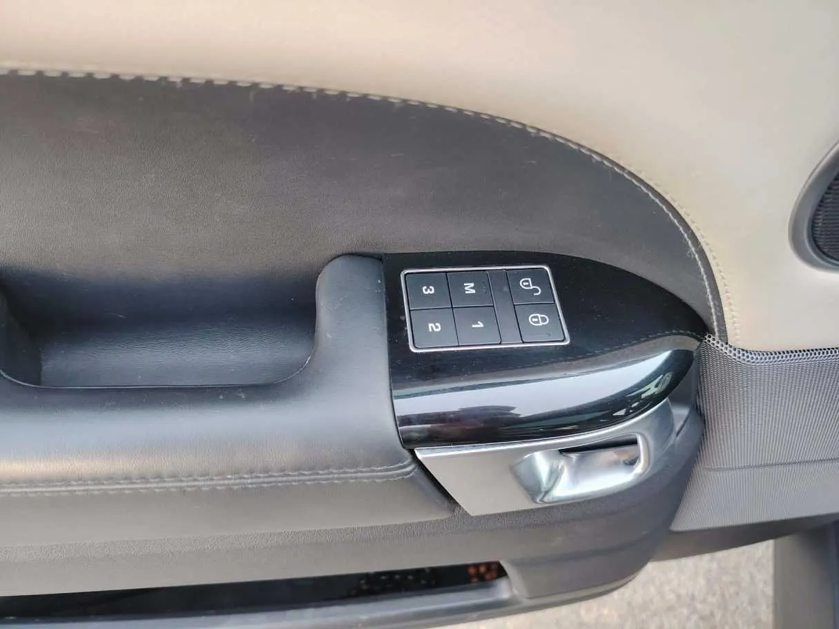 Car image 41