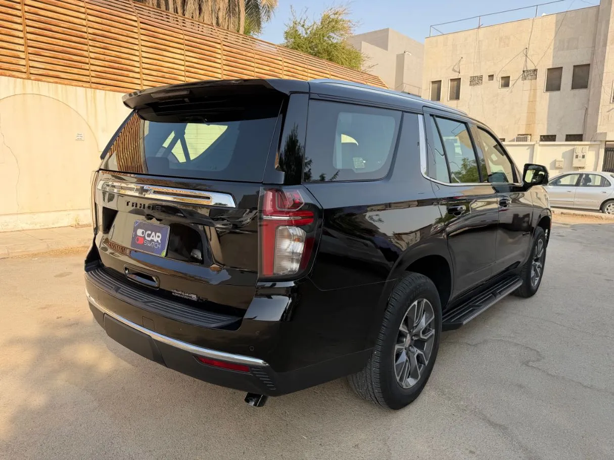 Car image 5