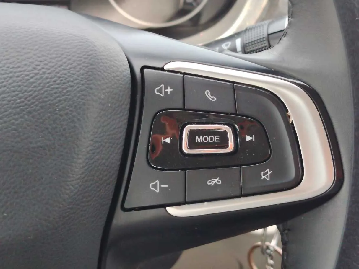 Car image 23